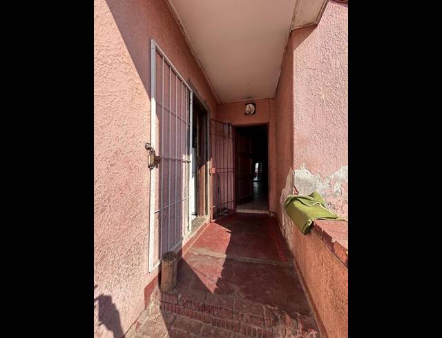 6 BEDROOM HOUSE FOR SALE IN TURFFONTEIN